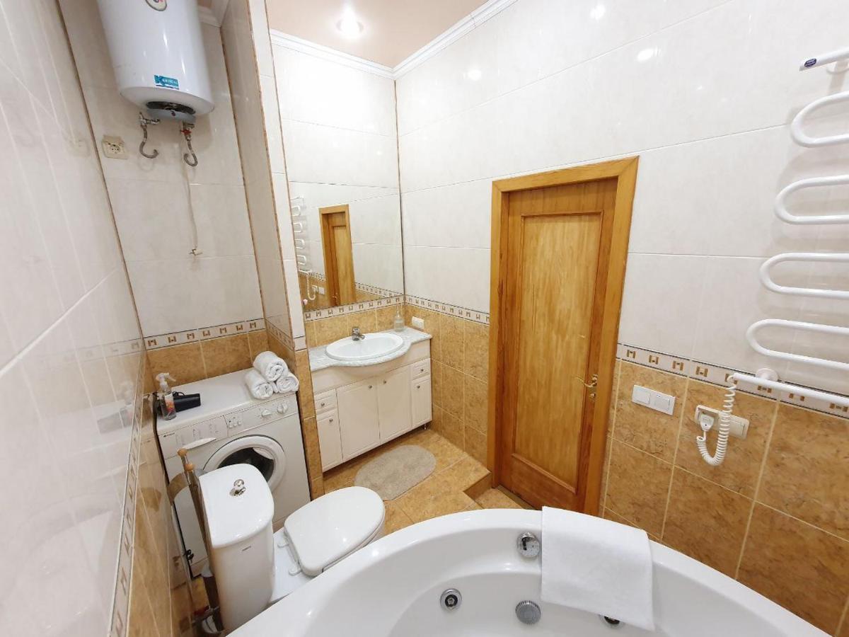 - Kreshchatyk Area Apartment