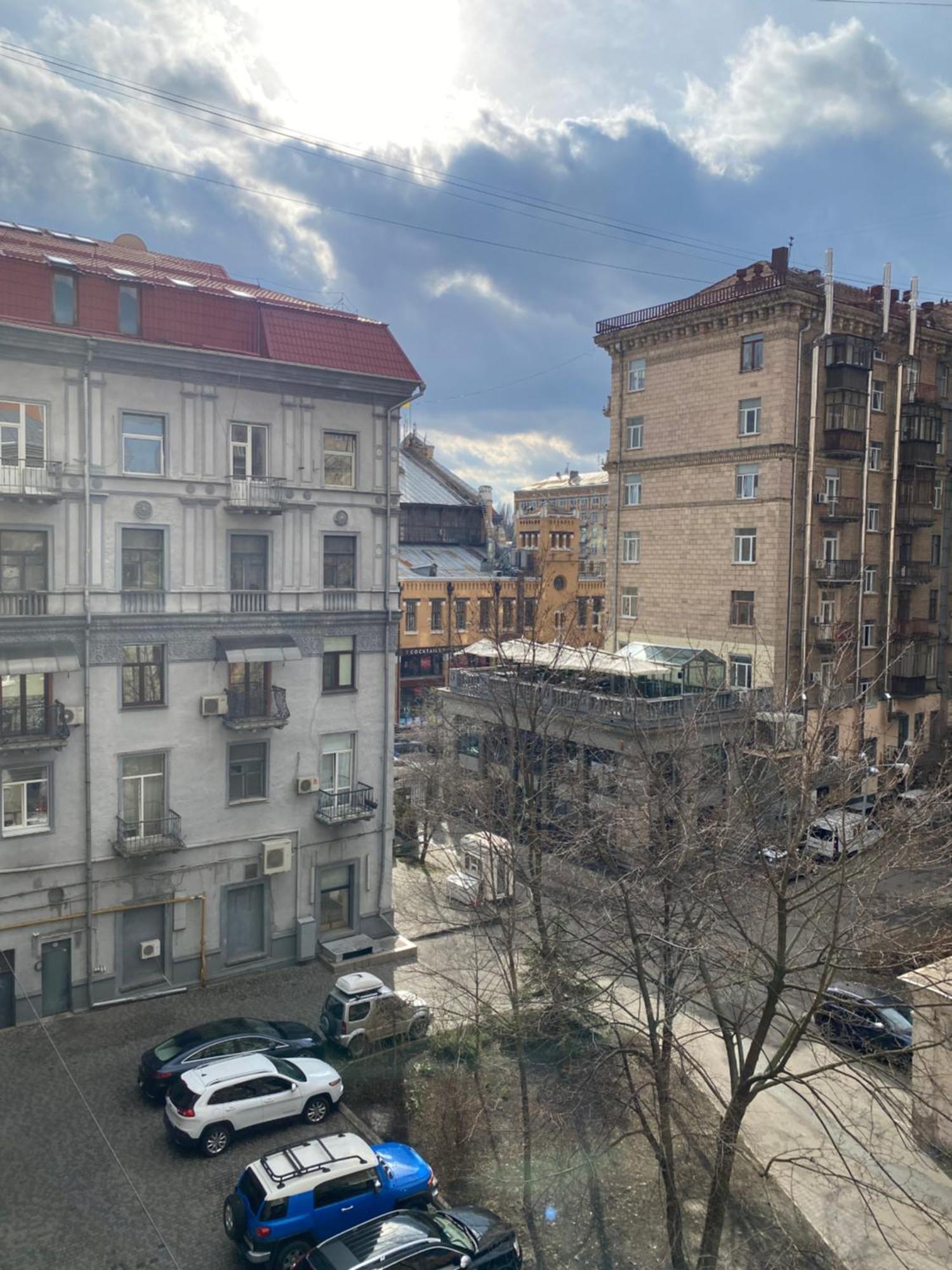 - Kreshchatyk Area Apartment *