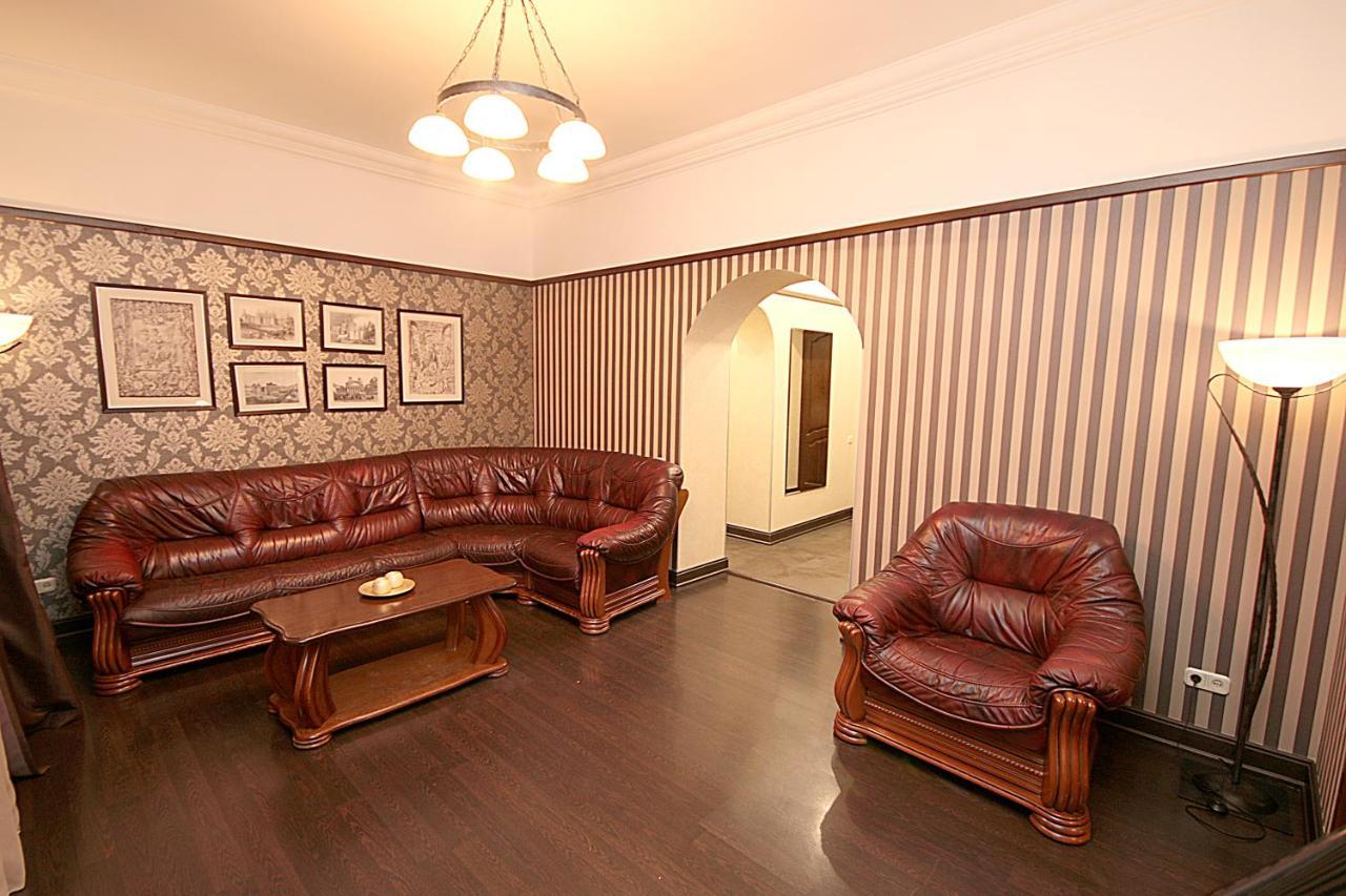 - Kreshchatyk Area Apartment *