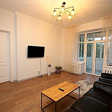 Inn Home Apartments - Kreshchatyk Area Kyiv Exterior photo