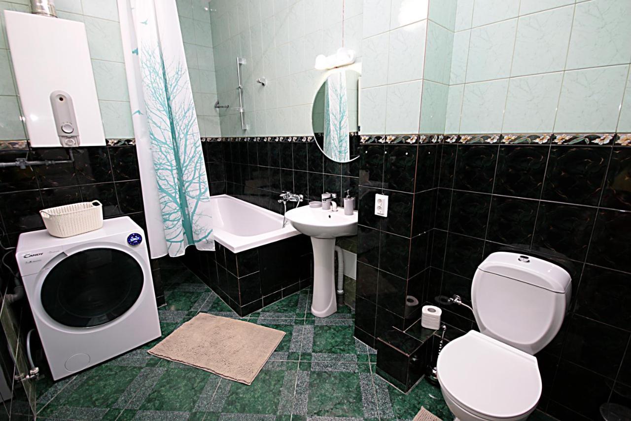 - Kreshchatyk Area Апартаменти