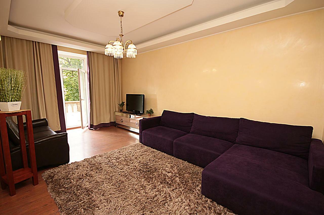 - Kreshchatyk Area * Київ